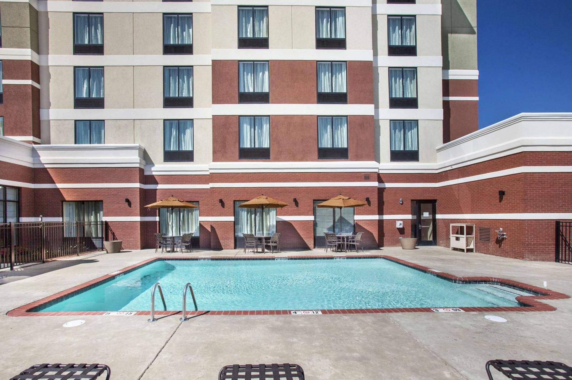 Hilton Garden Inn Jackson/Флоувуд Экстерьер фото